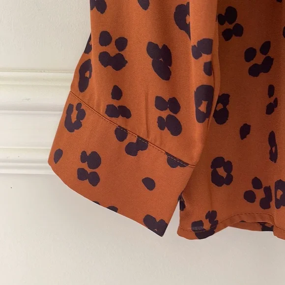 Carly Jean Los Angeles Lennox Leopard Print Rust Blouse - Size Large - Picture 7 of 7